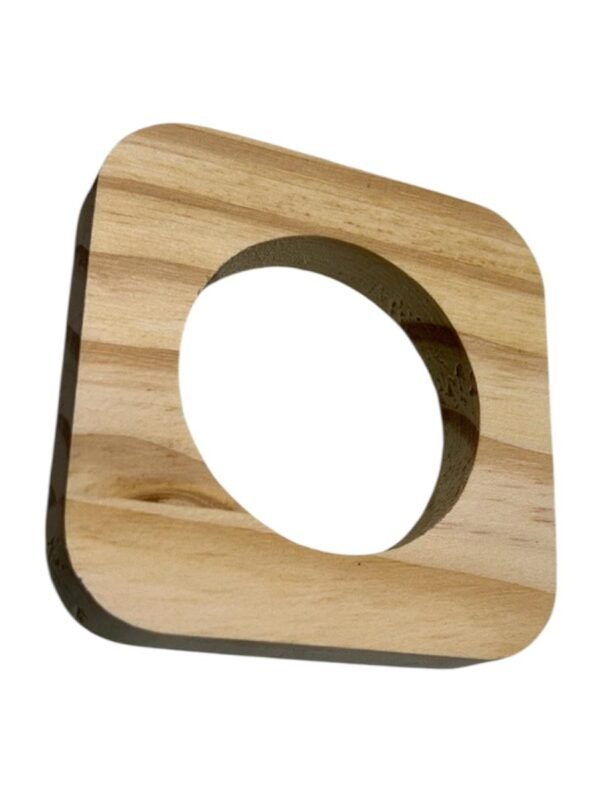 Elo de pinus de 8x8cm com furo de 5cm
