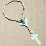 Kit Terço de Madeira com Divino Pequeno